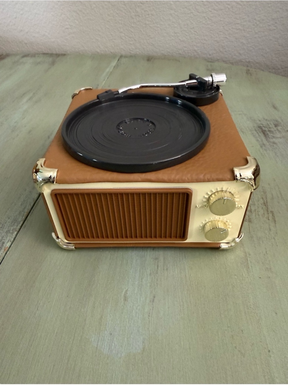 BBW Vintage Record Player 3-Wick
Candle Holder & Bourbon Oak
Records Set - Picture 11 of 15
